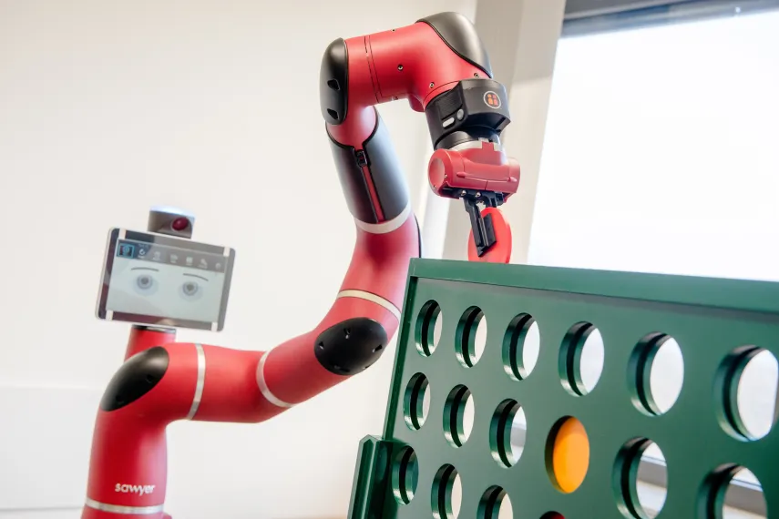 Roboter spielt